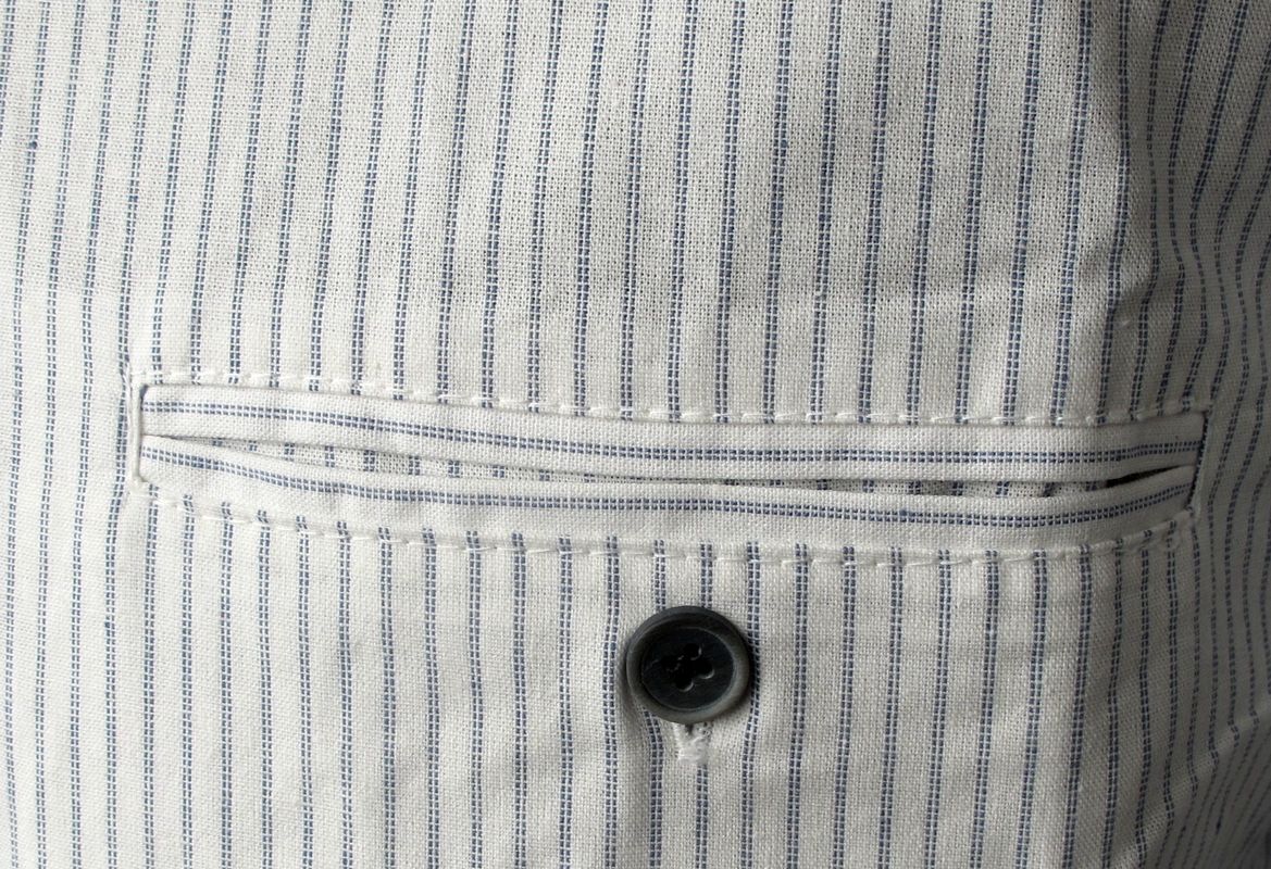 Irisches Hemd aus glatter Baumwolle. Stehkragen. Altweiß gestreift XXL