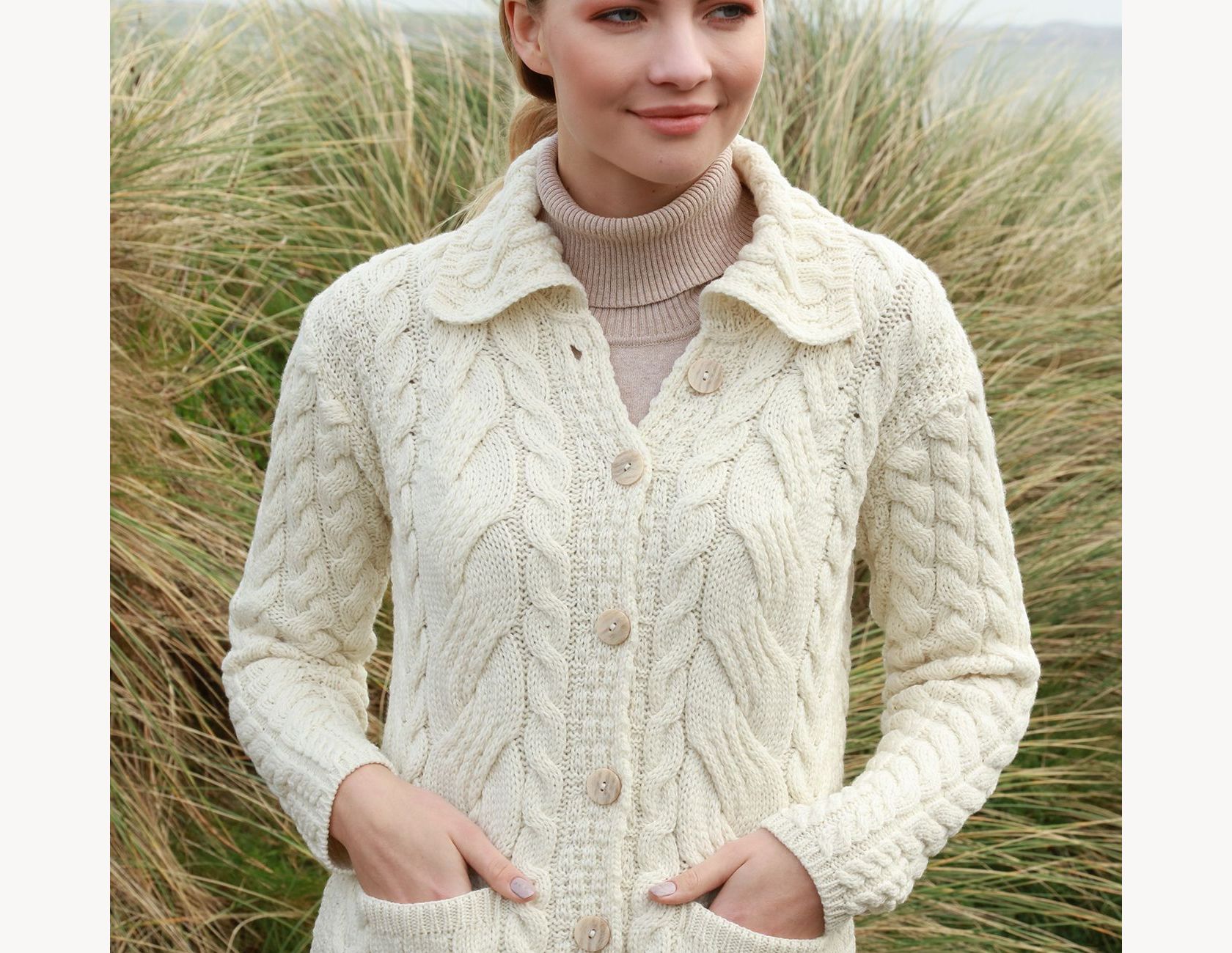 Irische Damen Aran Strickjacke aus Supersoft MerinowolleB940_367