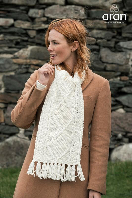 Handgestrickter irischer Aran Strickschal aus Merinowolle
