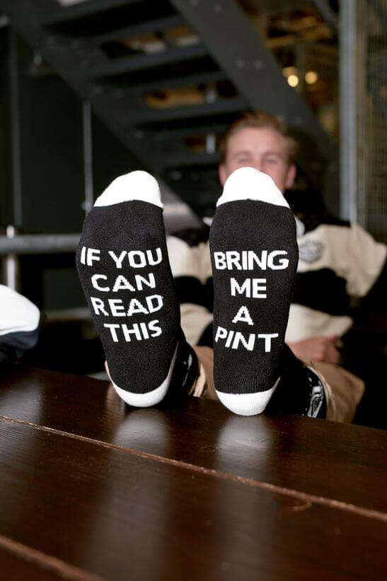 Elegante GUINNESS Socken in schwarz und cream