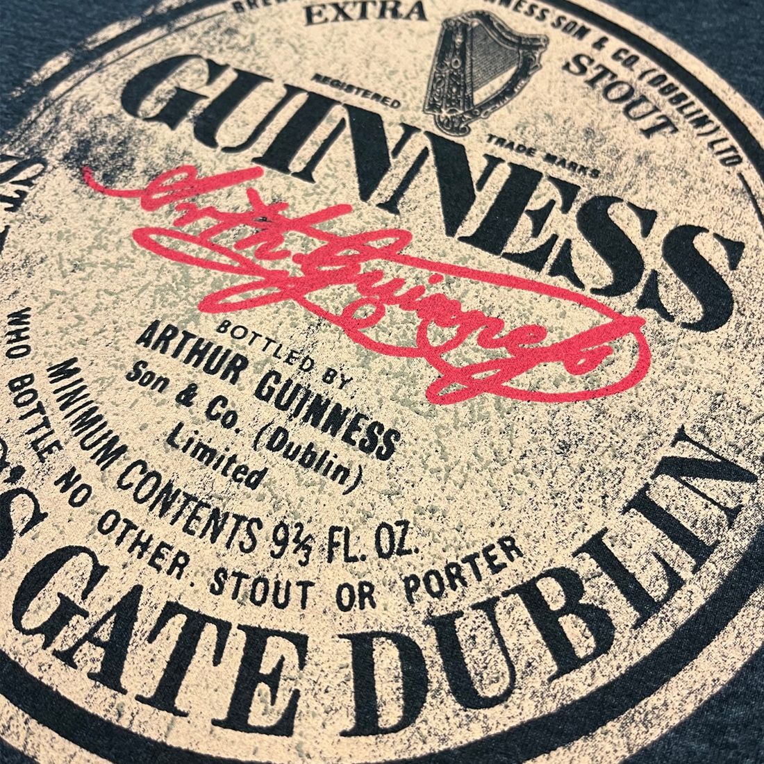 Guinness T-Shirt mit Vintage-Flaschenlogo im Used Look M