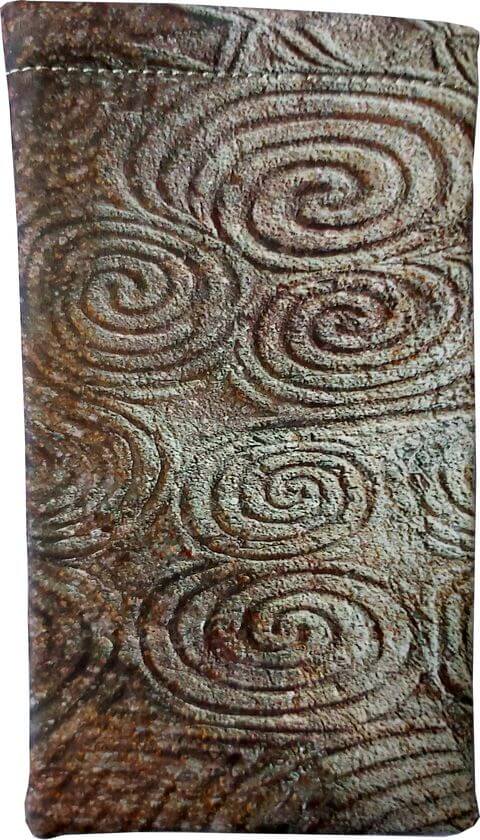 Das Brillen-Einstecketui im keltischen Runensteinmuster
