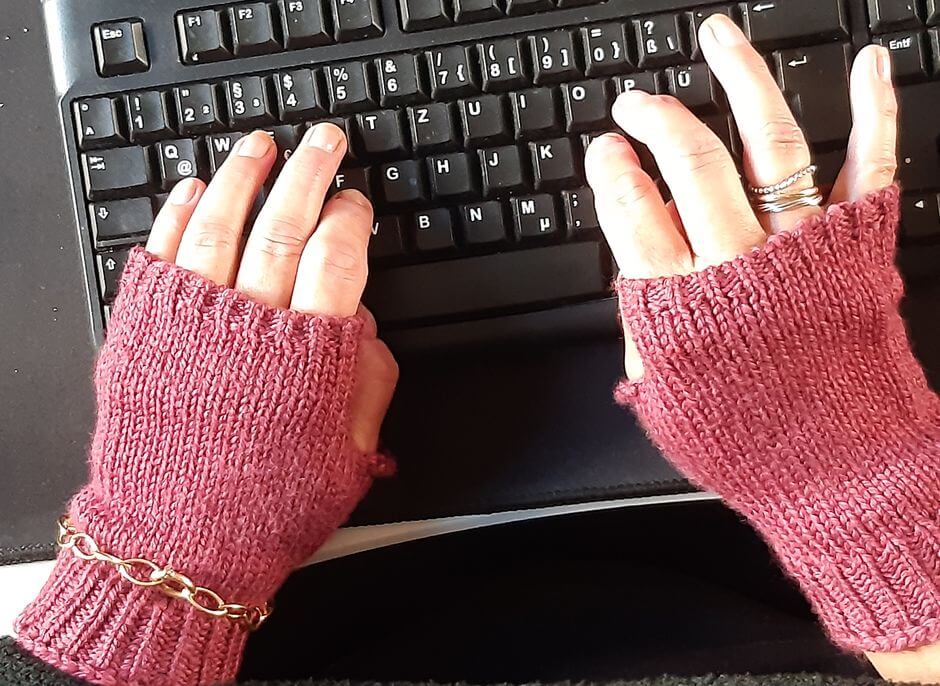 Irische Handwärmer gestrickt aus Merinowolle